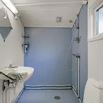 4 Person In *