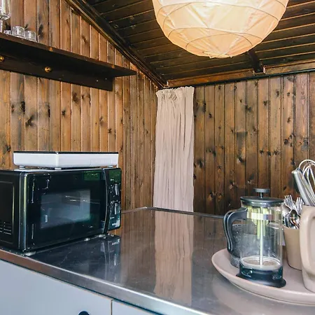 4 Person In * Hampen