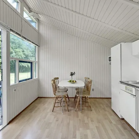 Feriehus 4 Person In Hampen