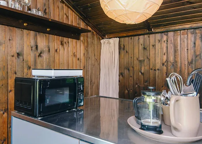 4 Person In * Hampen